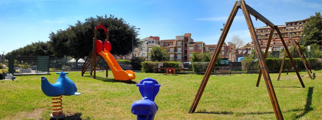 Suitehome Taormina Giardini Naxos Exterior foto